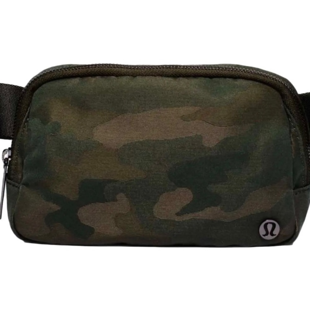 Lululemon Everywhere Belt Bag in Heritage Camo Jacquard Dark Olive Sargent Green